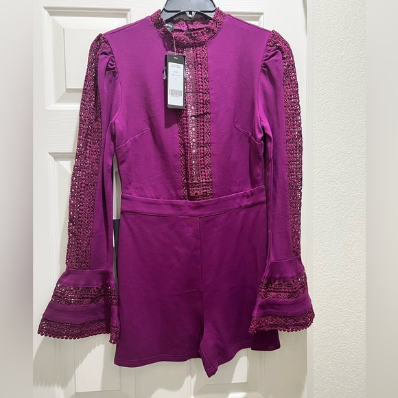 BEBE Ruffle Bell Sleeve Romper, size Small, NWT - Picture 9 of 13